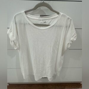 Gap Women’s White T- shirt